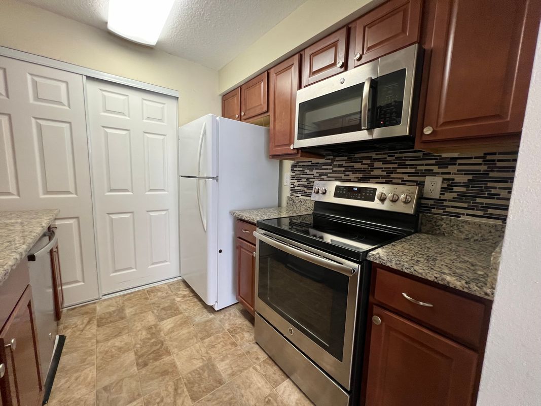 Building Photo - 506 Orange Dr