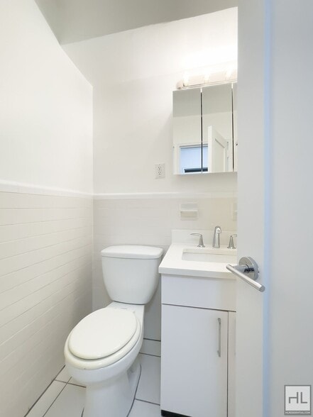 Building Photo - EAST 35 STREET