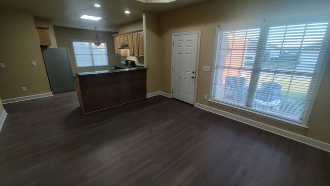 Building Photo - 364 Split Rail Dr