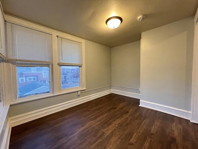 Building Photo - 1503 2nd Ave SE