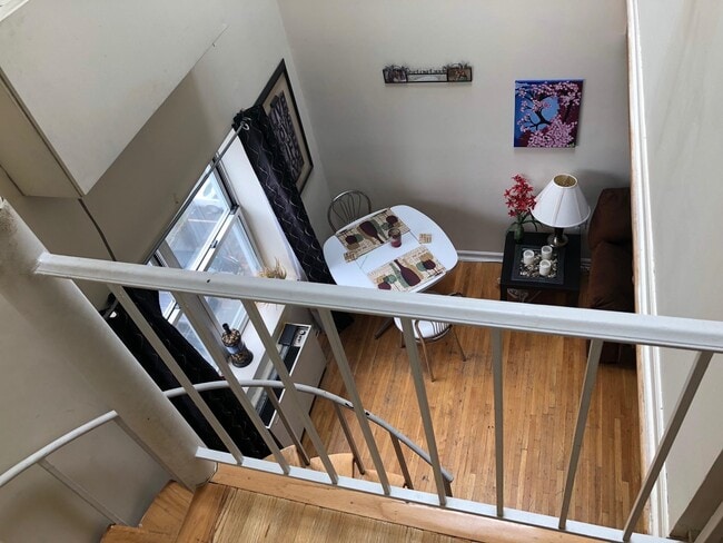 Building Photo - 450 7th St