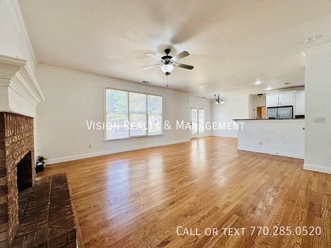 Building Photo - 19 Baywood Ln