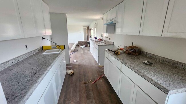 Building Photo - 3+ Bed Home Available with Garage