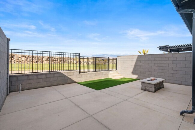 Building Photo - 1702 Ripple Rock Dr