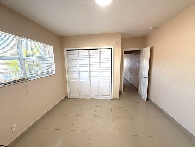 Building Photo - 326 NE 6th St