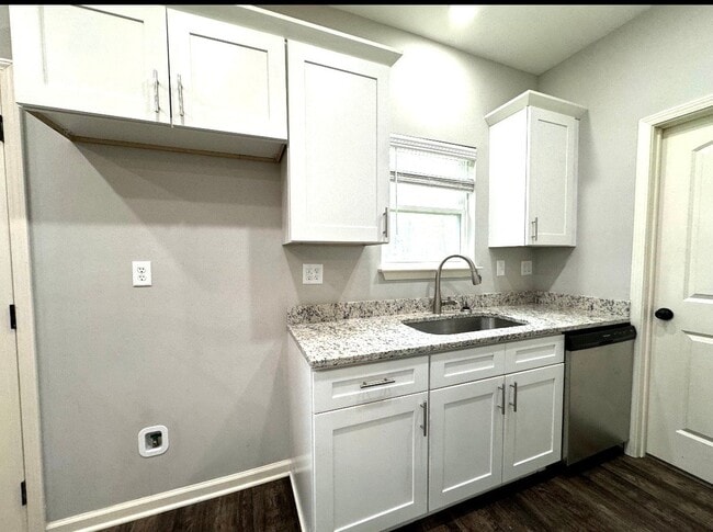 Building Photo - 461 Ridge Rd.
