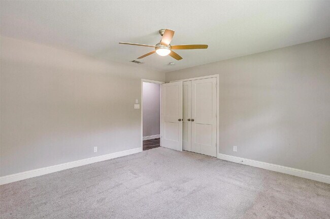 Building Photo - "Darling 3-Bedroom, 2.5-Bath Home with Elegant Upgrades!"