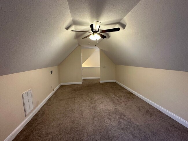 Building Photo - 789 Spence Dr