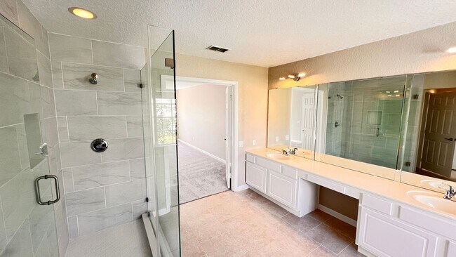 Building Photo - Spacious 4-Bedroom Home in HOA Community with Fantastic Amenities!