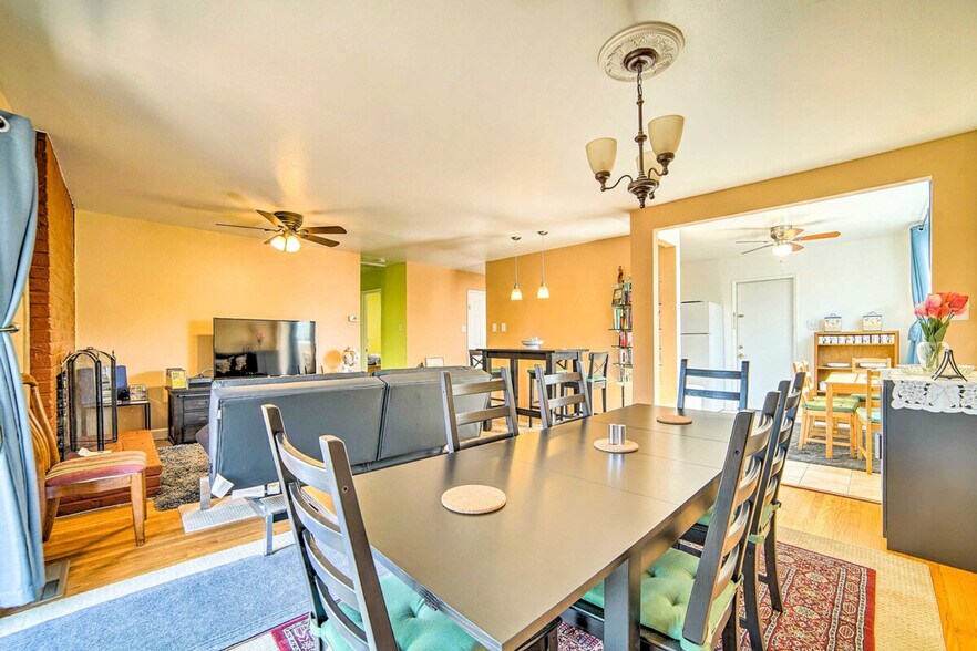 Building Photo - 2475 Armstrong Pl