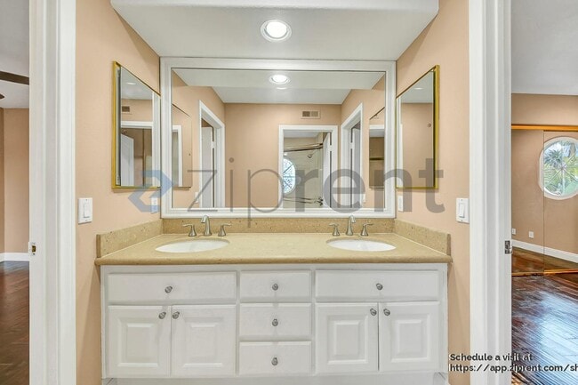 Building Photo - 20 Sierra Vista