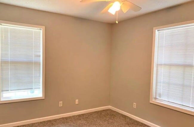 Building Photo - SCAD-Friendly 3BR Home Near Bus Route – Perfect for Roommates