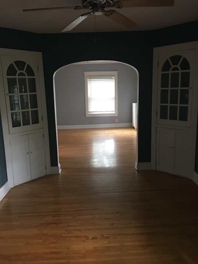 Building Photo - 1211 23rd Ave NE