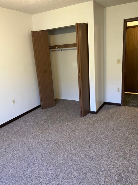 Building Photo - 803 Roundhouse Addition