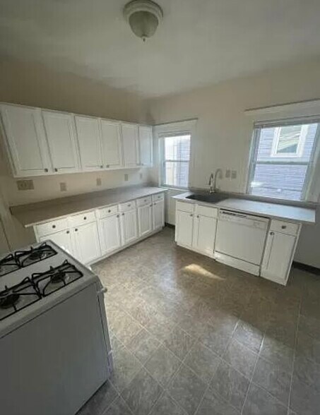 Building Photo - 11 Pinkham Rd