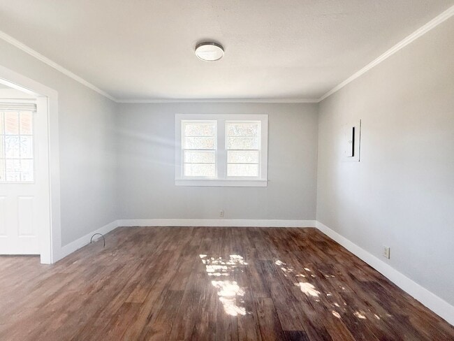 Building Photo - $200 off Move in Special | 3-Bedroom Home with Carport and Spacious Rooms Near Tennessee Tech & D...