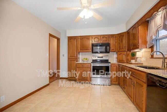 Building Photo - 506 S 17th St