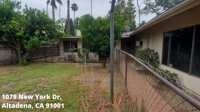 Building Photo - 1079 New York Dr