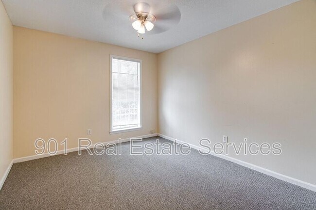 Building Photo - 2996 Stage Park Pl