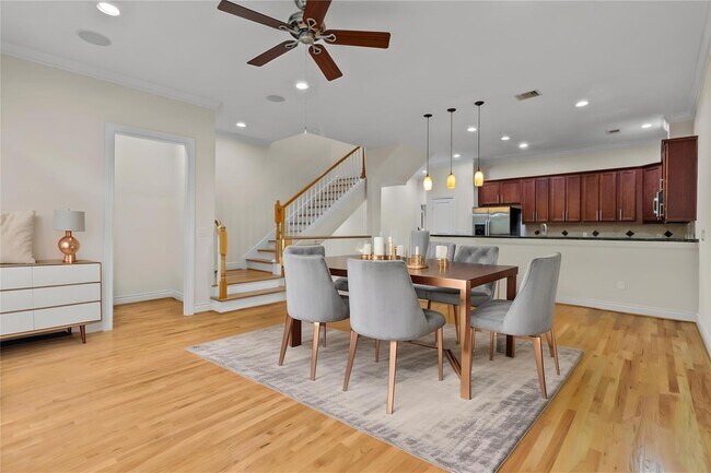 Building Photo - Experience Urban Living at Its Finest!