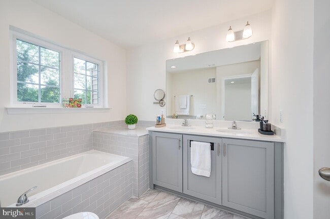 Building Photo - 64 Tate Manor Dr