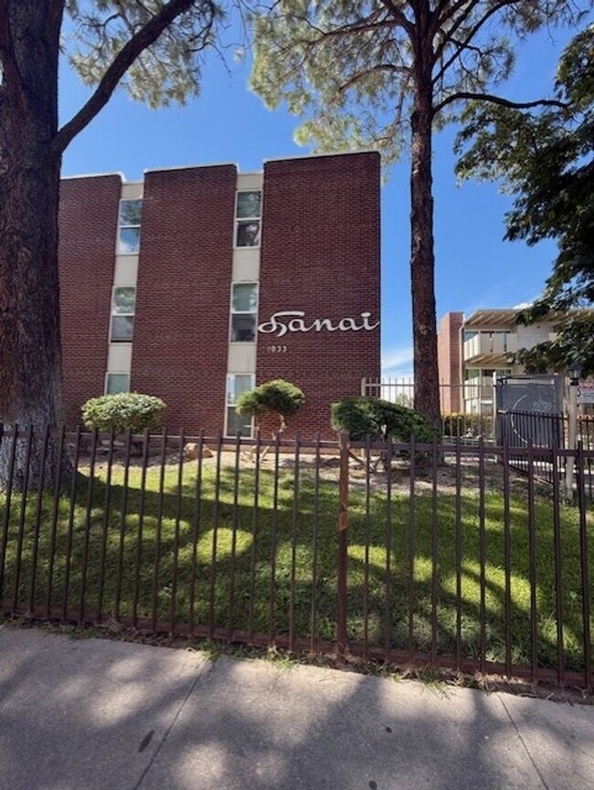 Interior Photo - The Lanai Apartments