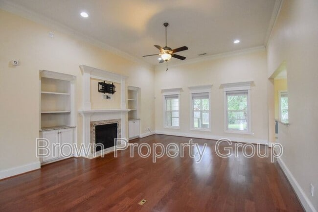 Building Photo - 4025 Fallberry Dr