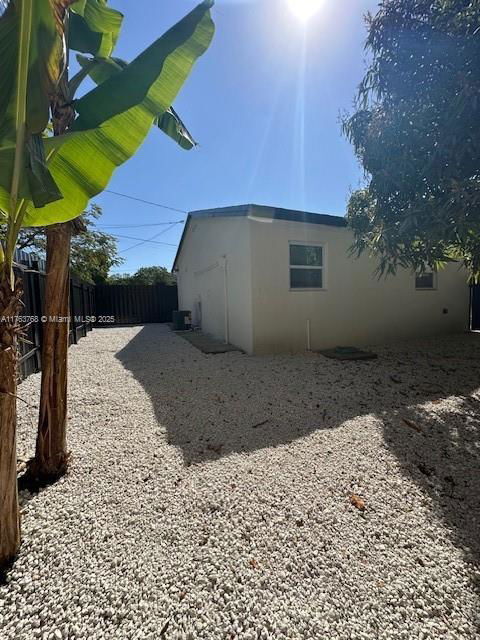 Building Photo - 615 NW 90th St