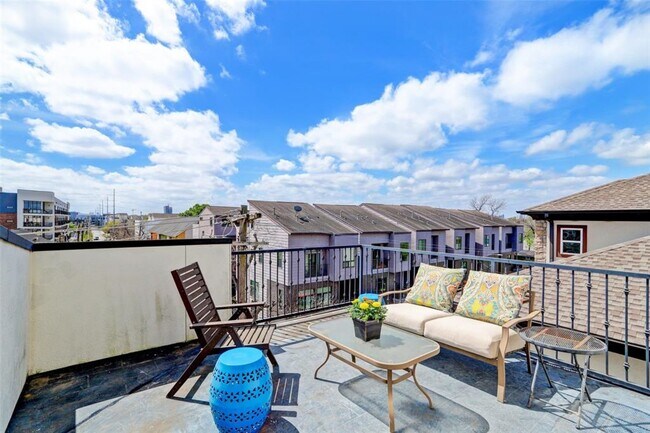 Building Photo - 4106 Marina St