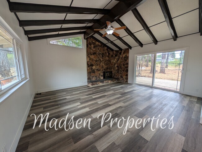 Building Photo - 6231 Pebble Ln