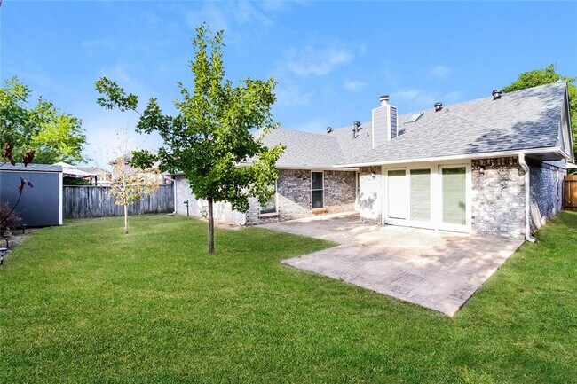 Building Photo - 2020 Sunflower St