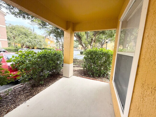 Building Photo - 8848 Villa View Cir