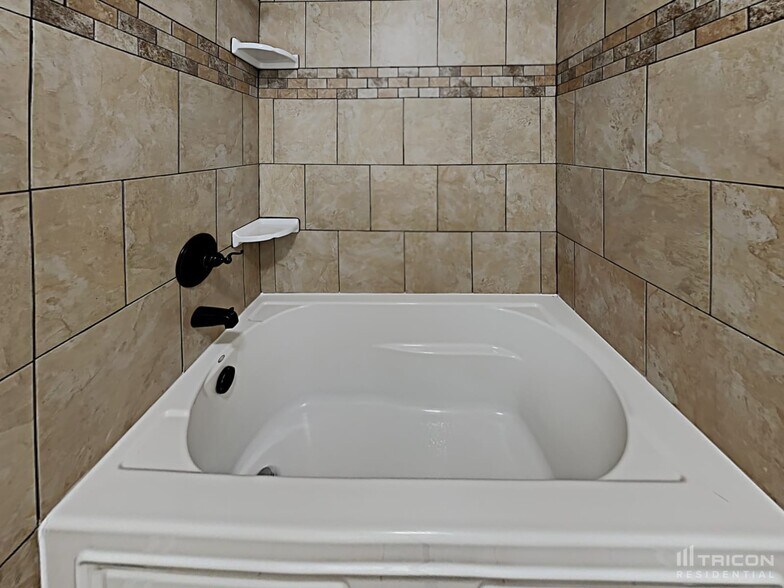 Building Photo - 730 Brushy Ridge Dr