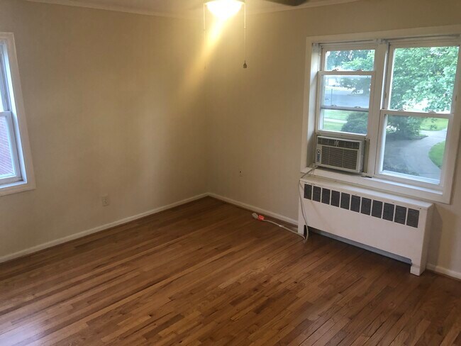 Building Photo - 2036 Westfield Terrace