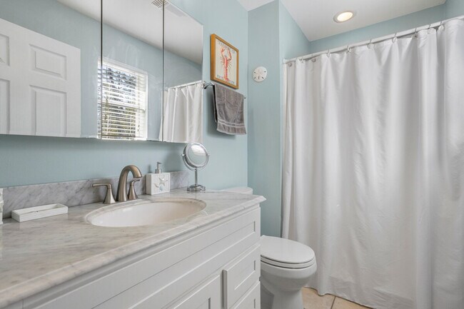 Building Photo - 309 Julia St