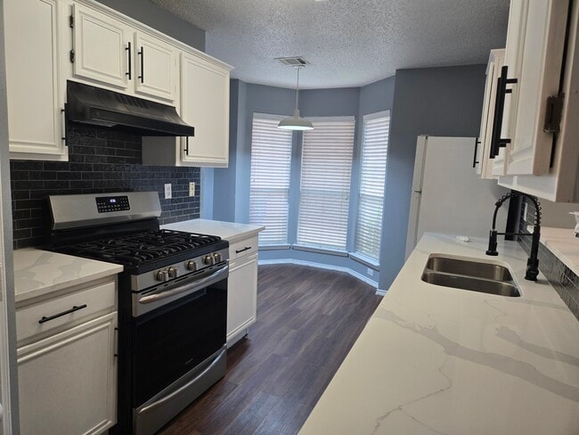 Building Photo - 5111 Welbeck Ct