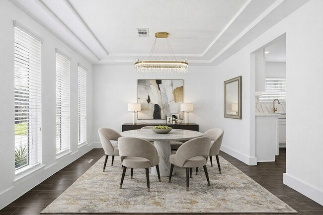 Building Photo - 2410 Del Norte St