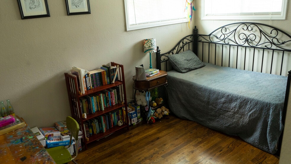 Building Photo - 217 S Yates St