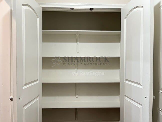 Building Photo - 5604 Foxborough Dr