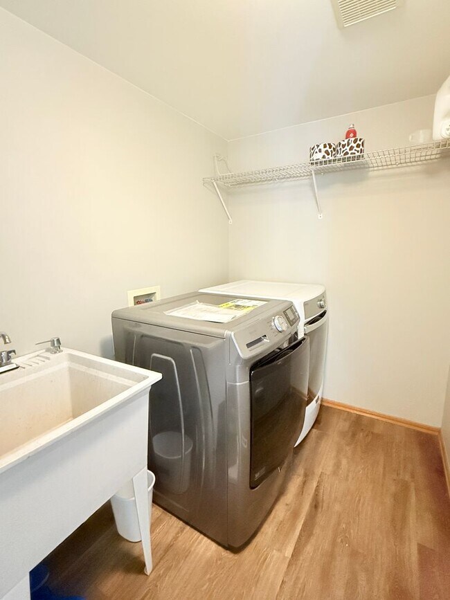 Building Photo - Beautiful 4-Bedroom Home with Expansive Deck & 3-Car Garage – Minutes to Mill Creek Town Center