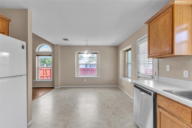 Building Photo - 3730 Castle Rock Dr