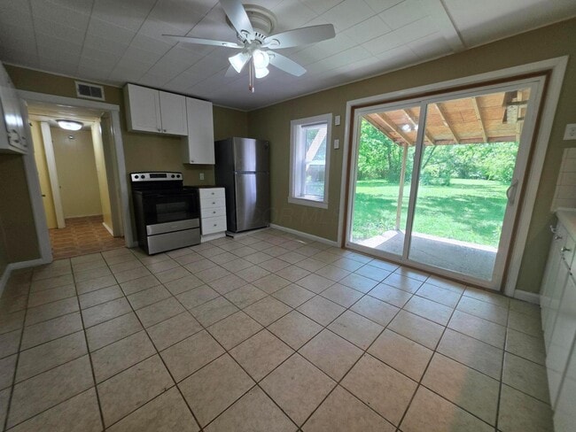Building Photo - 1597 Koebel Rd