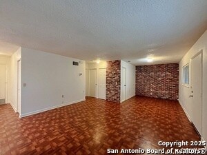 Building Photo - 117 Meadow Way