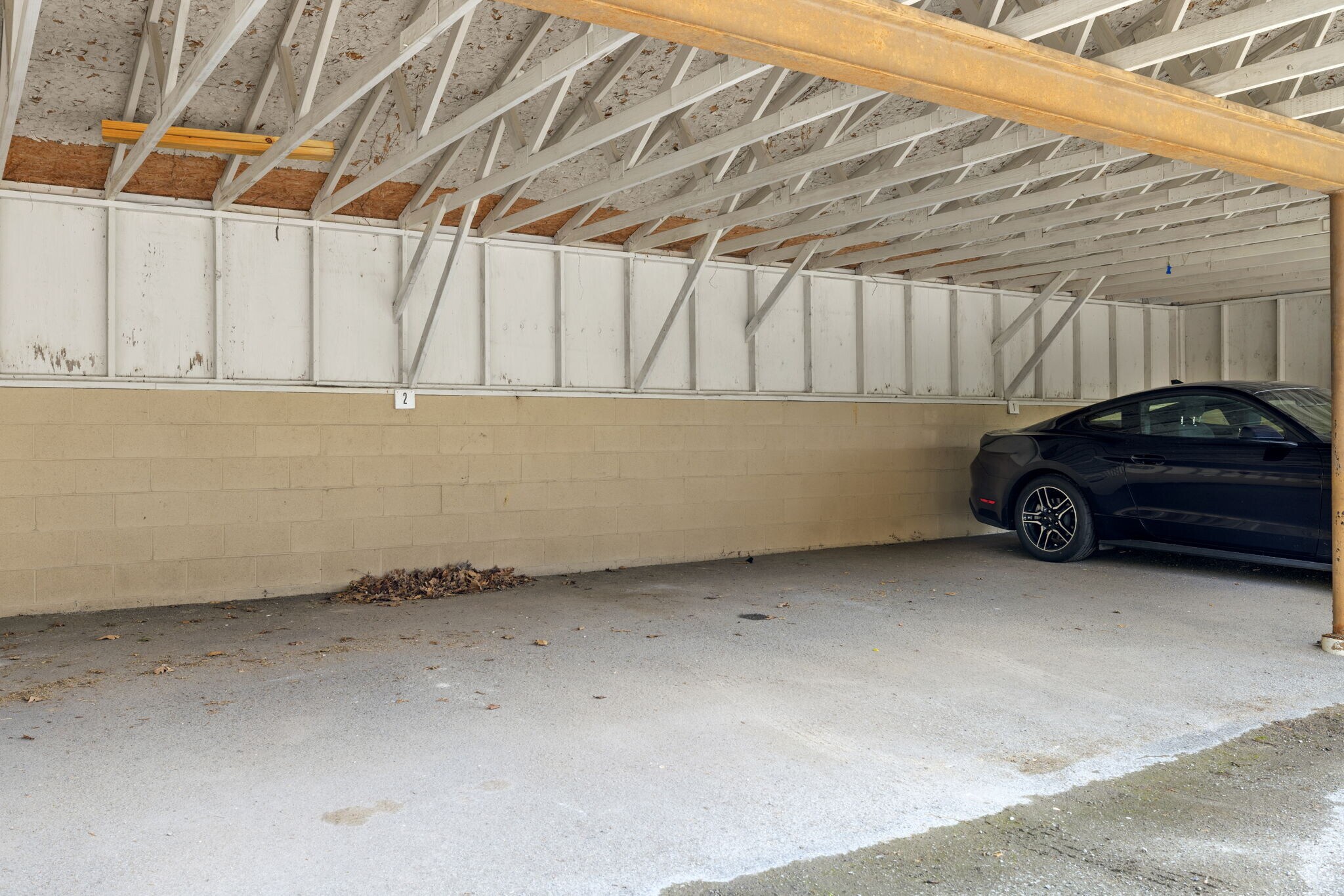 Building Photo - 215 Oakview Dr