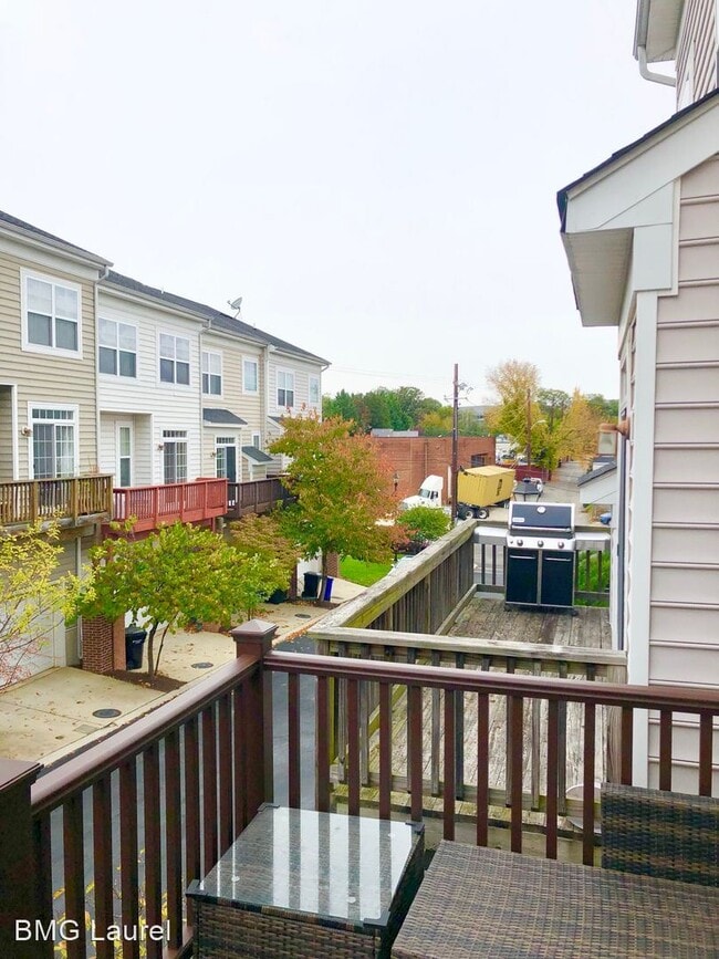 Building Photo - 3 br, 3 bath House - 604 Ava Cir NE