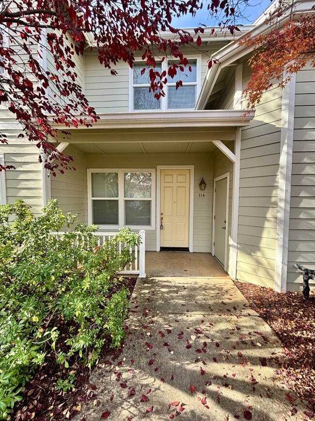 Building Photo - 114 Ironhorse Place