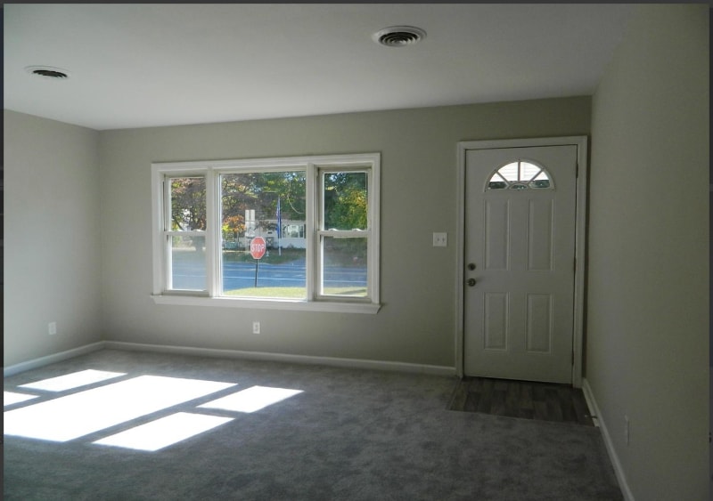 Primary Photo - 719 E Division St