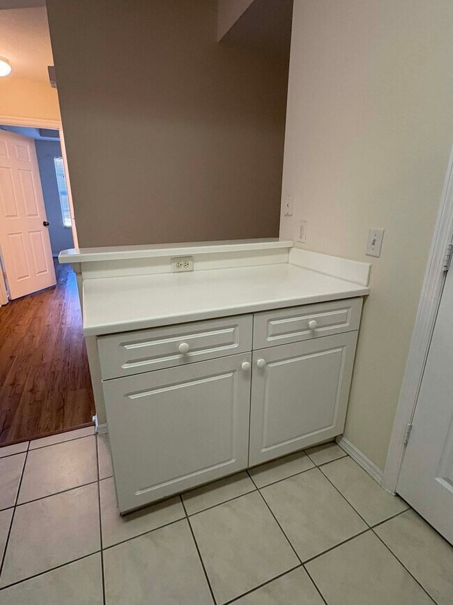 Building Photo - 2/2 Condo for Rent in Fort Myers