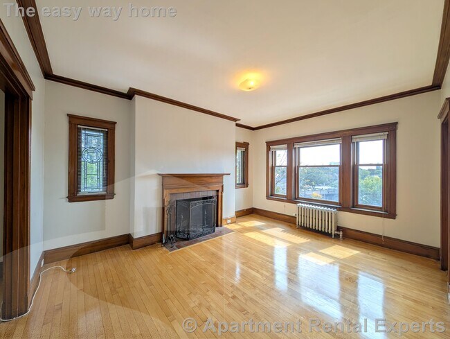 Building Photo - 3 Linnaean St