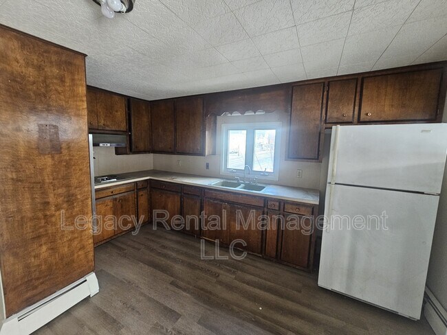 Building Photo - 168 S Main St